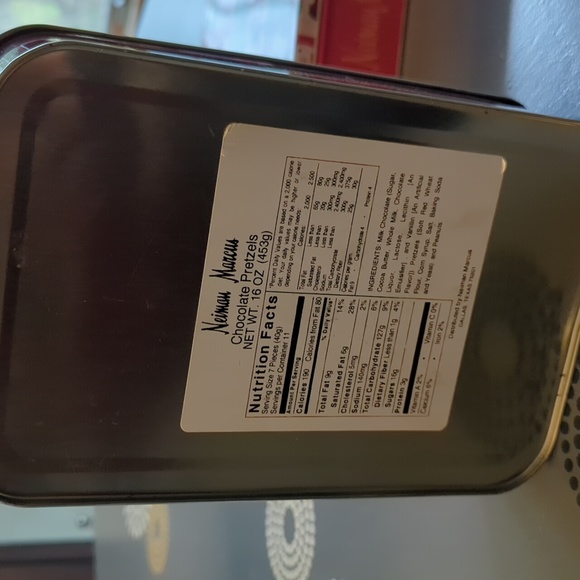 Neiman Marcus Christmas tins - Picture 2 of 7